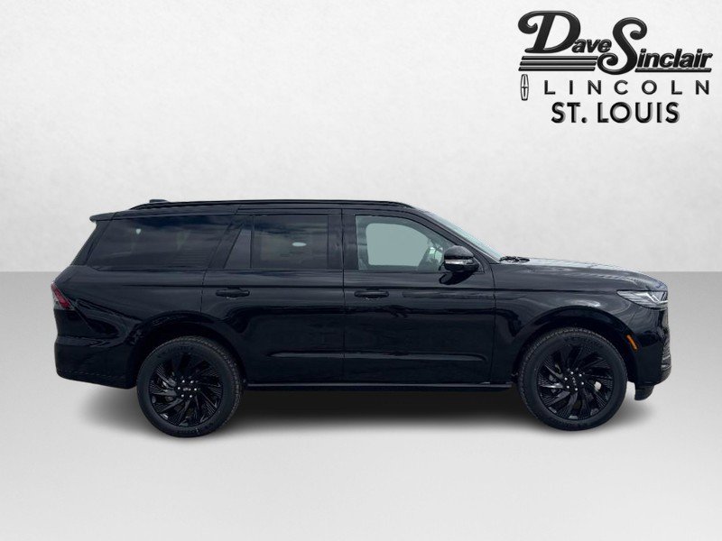 New 2026 Lincoln Navigator Reserve AWD/4WD image 2