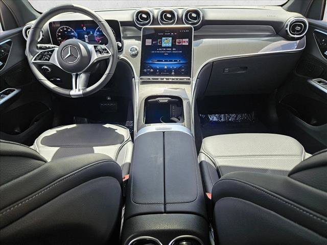 Used 2026 Mercedes-Benz GLC 300 image 16