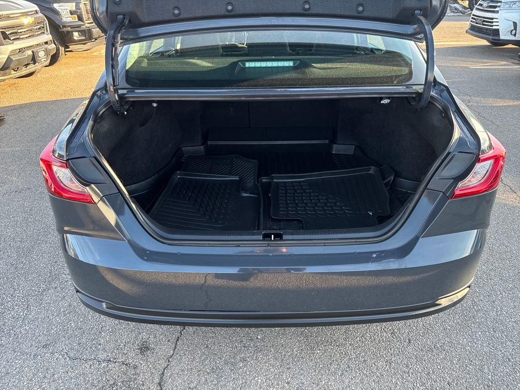 Used 2025 Toyota Camry LE image 37