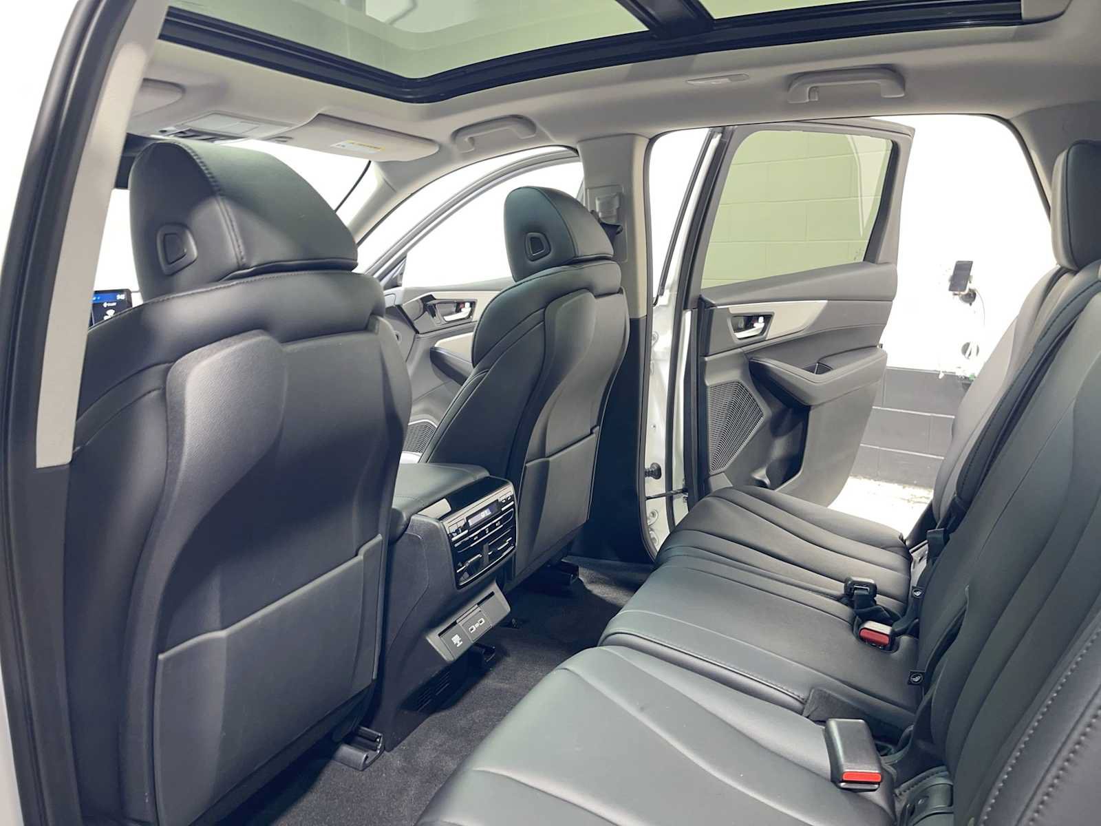 Certified 2024 Acura MDX SH-AWD image 12