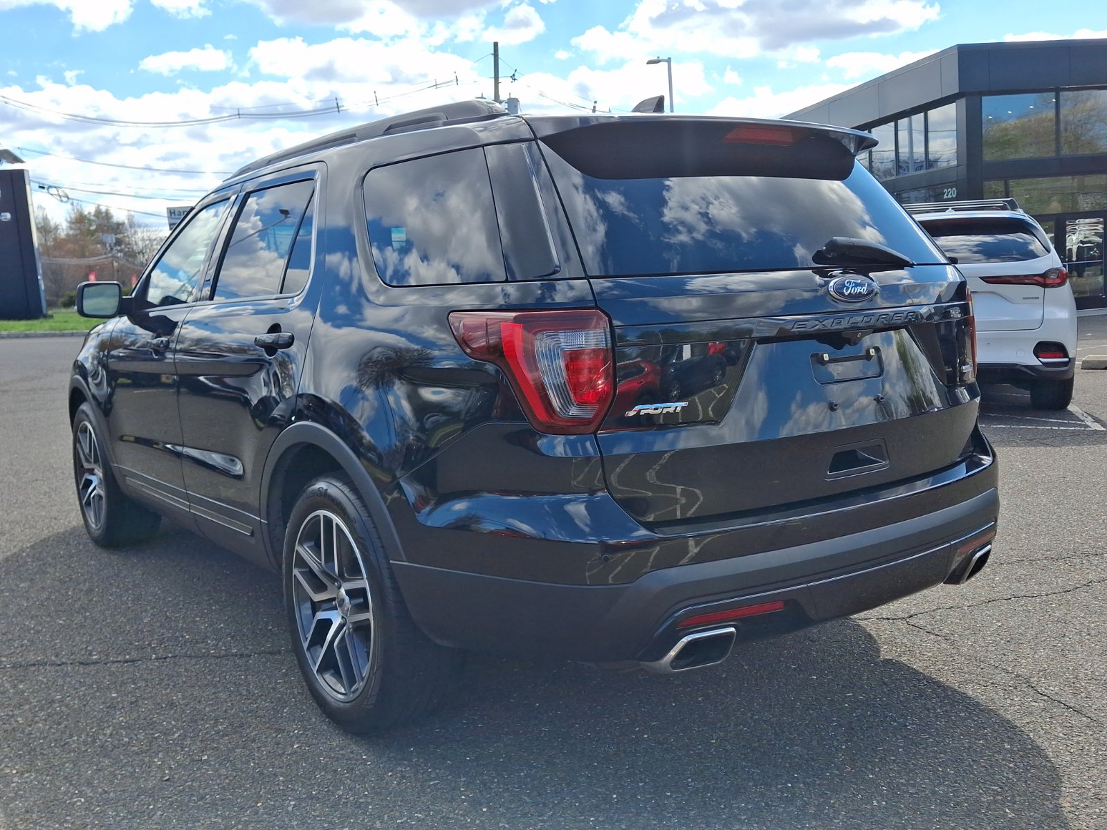 Used 2016 Ford Explorer Sport image 4