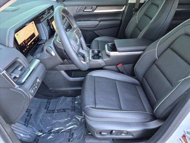 Used 2026 GMC Terrain Denali w/ LPO, Black Badging Package AWD/4WD image 16
