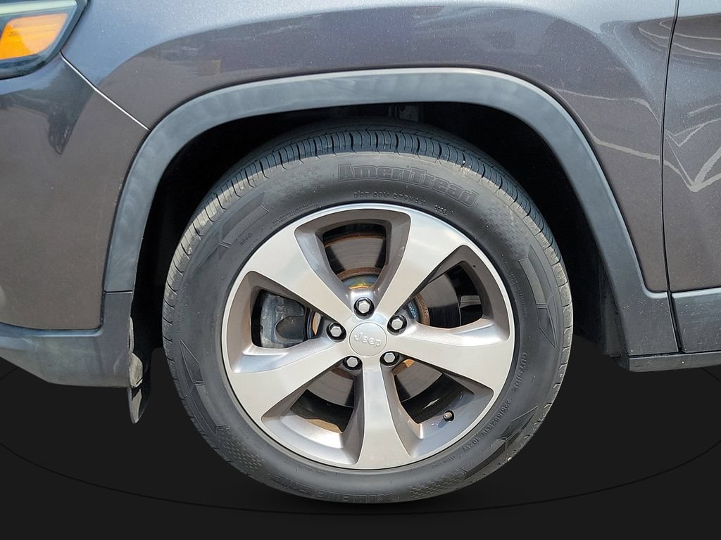 Used 2020 Jeep Cherokee Limited FWD image 9