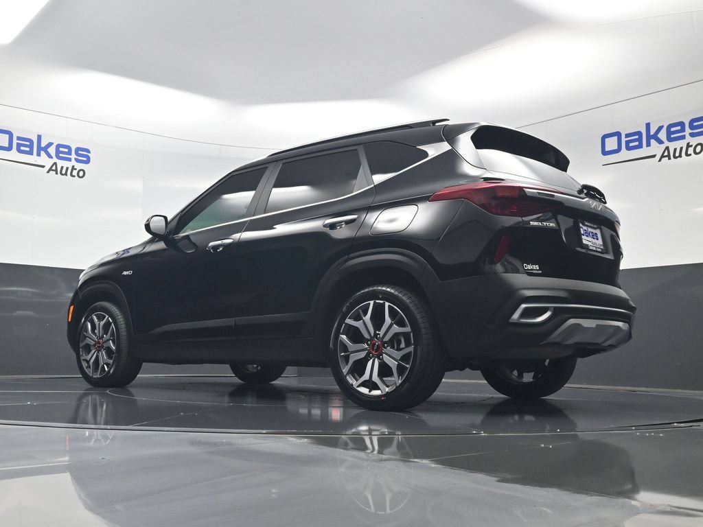 Certified 2022 Kia Seltos SX w/ Sunroof Package AWD/4WD image 45