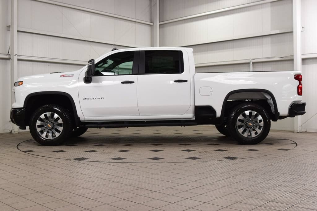 New 2026 Chevrolet Silverado 2500 Custom w/ Custom Value Package AWD/4WD image 4