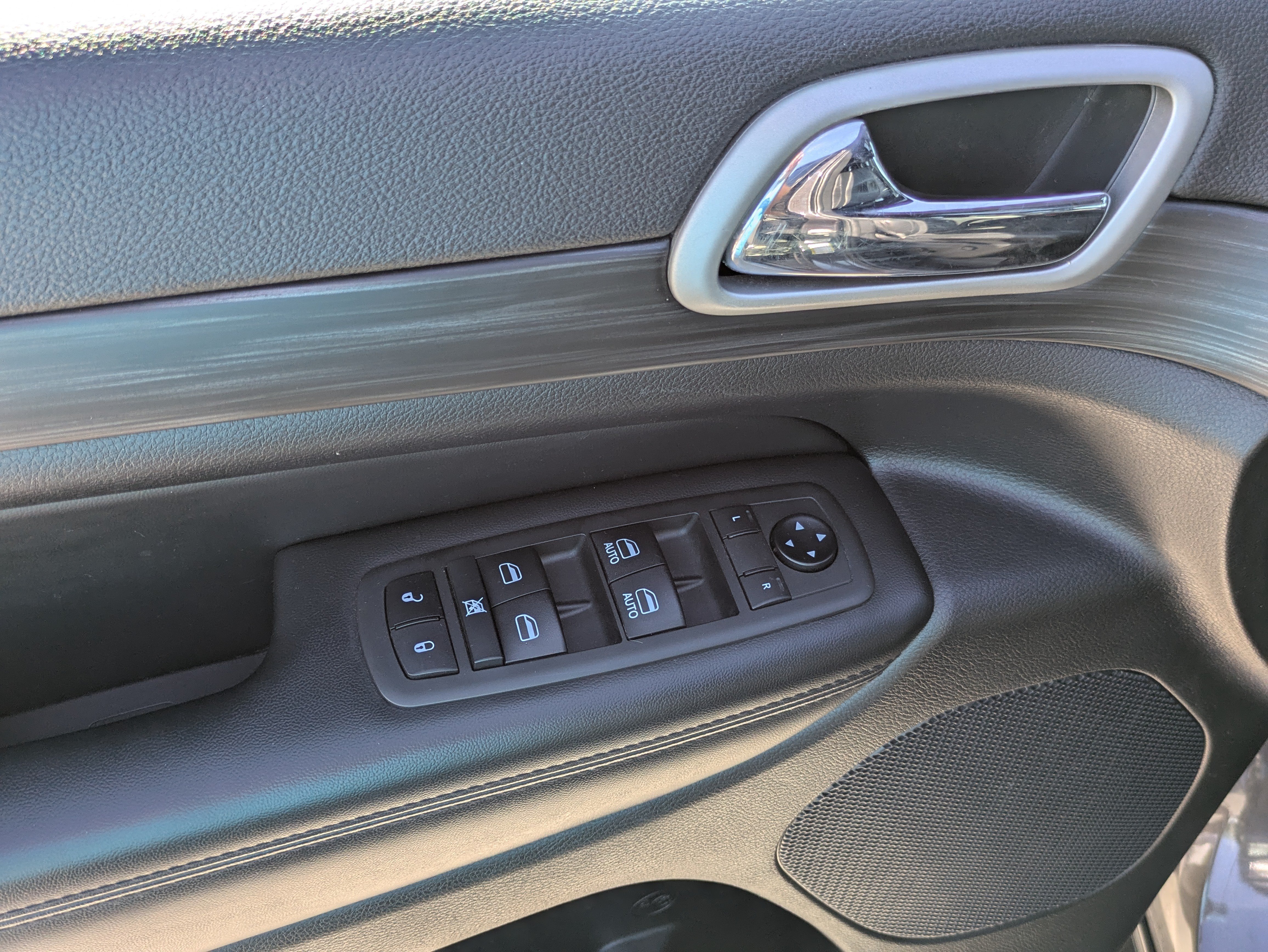 Certified 2021 Jeep Grand Cherokee Laredo X RWD image 13