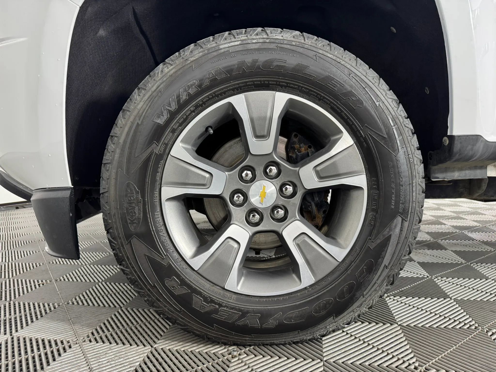 Used 2017 Chevrolet Colorado W/T RWD image 34