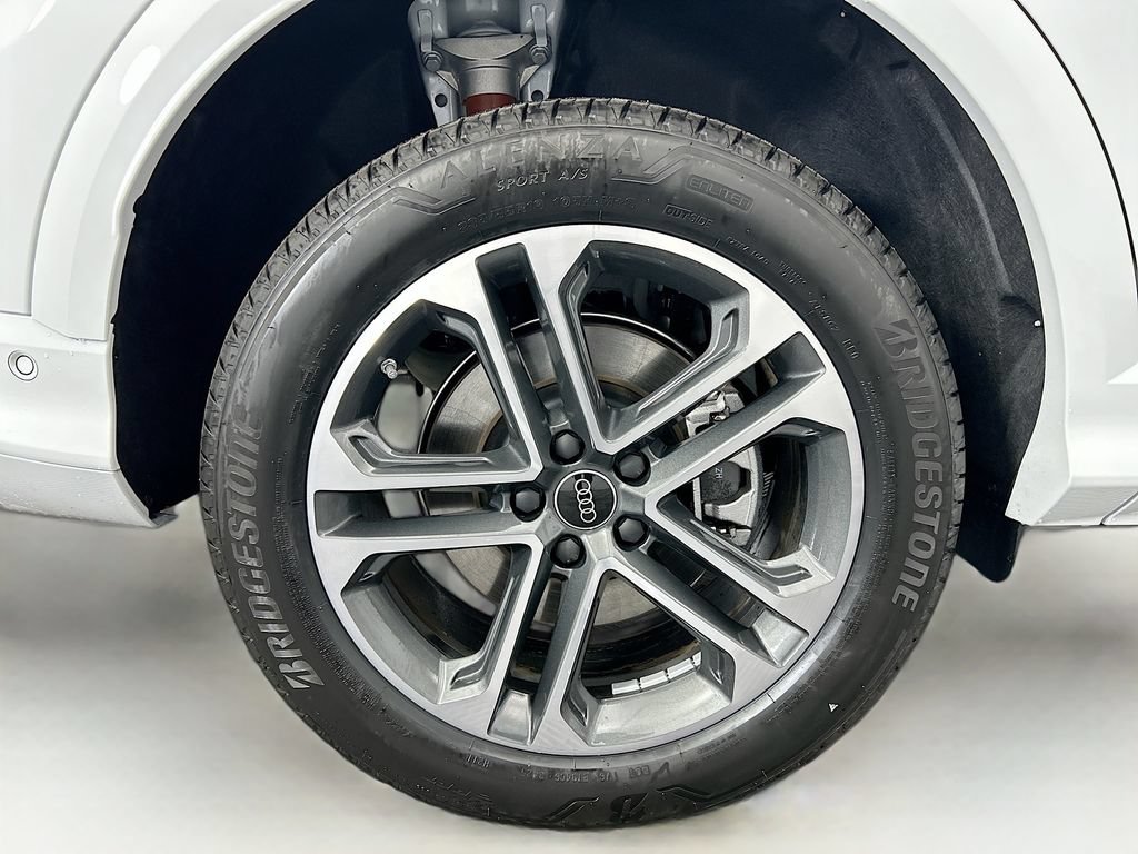 Certified 2025 Audi Q5 Premium Plus w/ Premium Plus AWD/4WD image 32