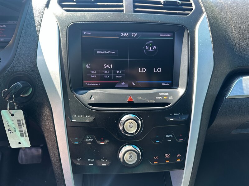 Used 2013 Ford Explorer XLT AWD/4WD image 21
