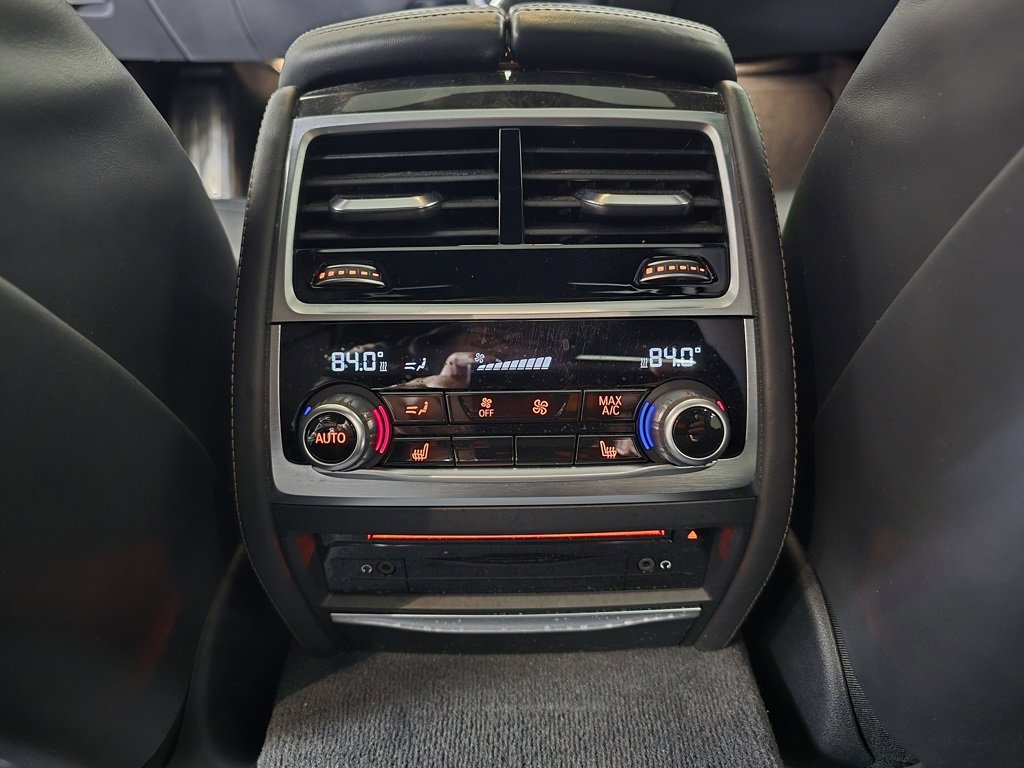 Used 2016 BMW 750i xDrive image 23