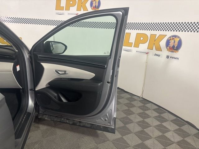 Used 2024 Hyundai Tucson Limited image 25