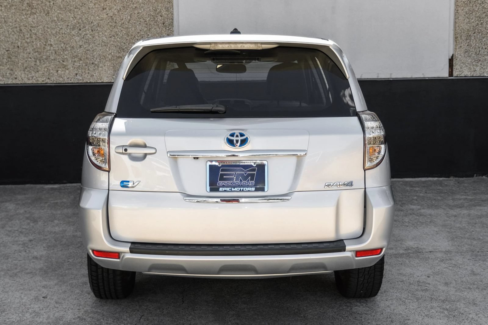 Used 2014 Toyota RAV4 EV FWD image 7