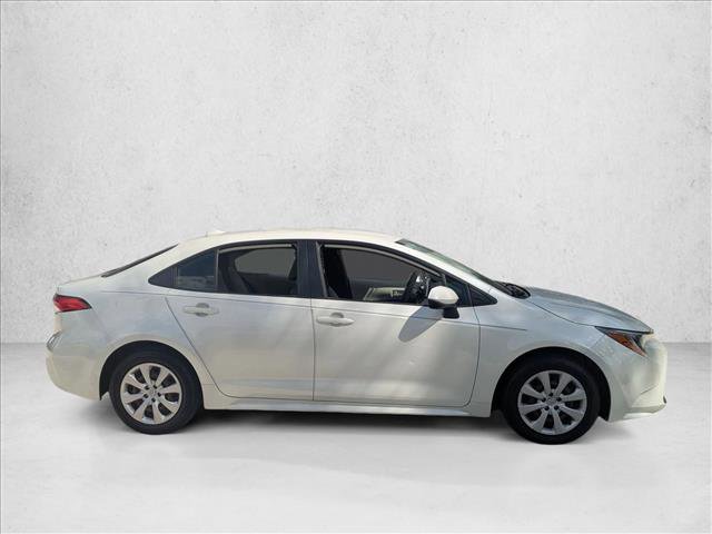 Used 2021 Toyota Corolla LE image 4