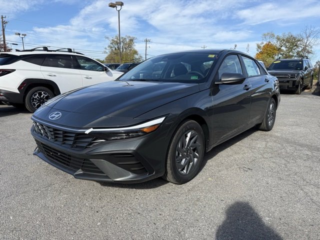 New 2026 Hyundai Elantra Blue image 7