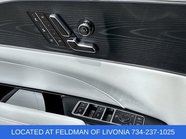 Used 2024 Cadillac Lyriq Luxury AWD/4WD image 23