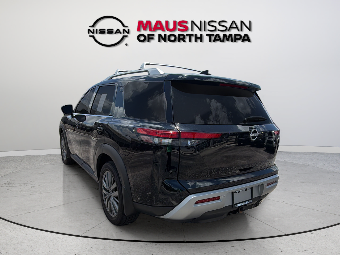 Certified 2025 Nissan Pathfinder SL w/ SL Premium Package FWD image 8