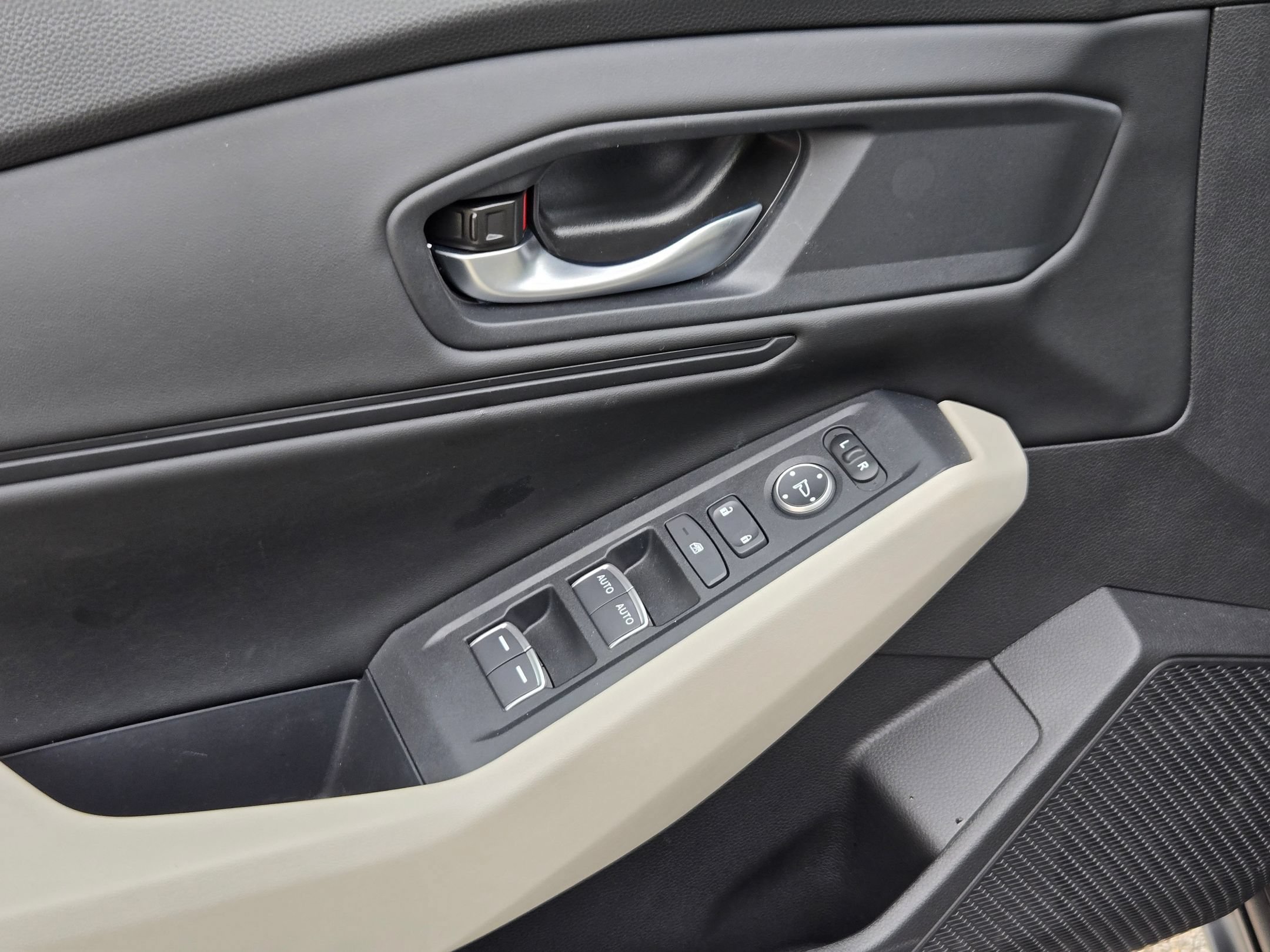 Used 2025 Honda Accord SE image 12