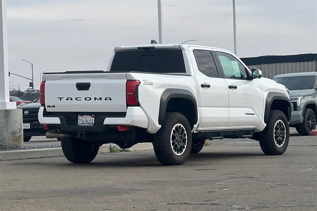 Certified 2025 Toyota Tacoma TRD Off-Road image 5