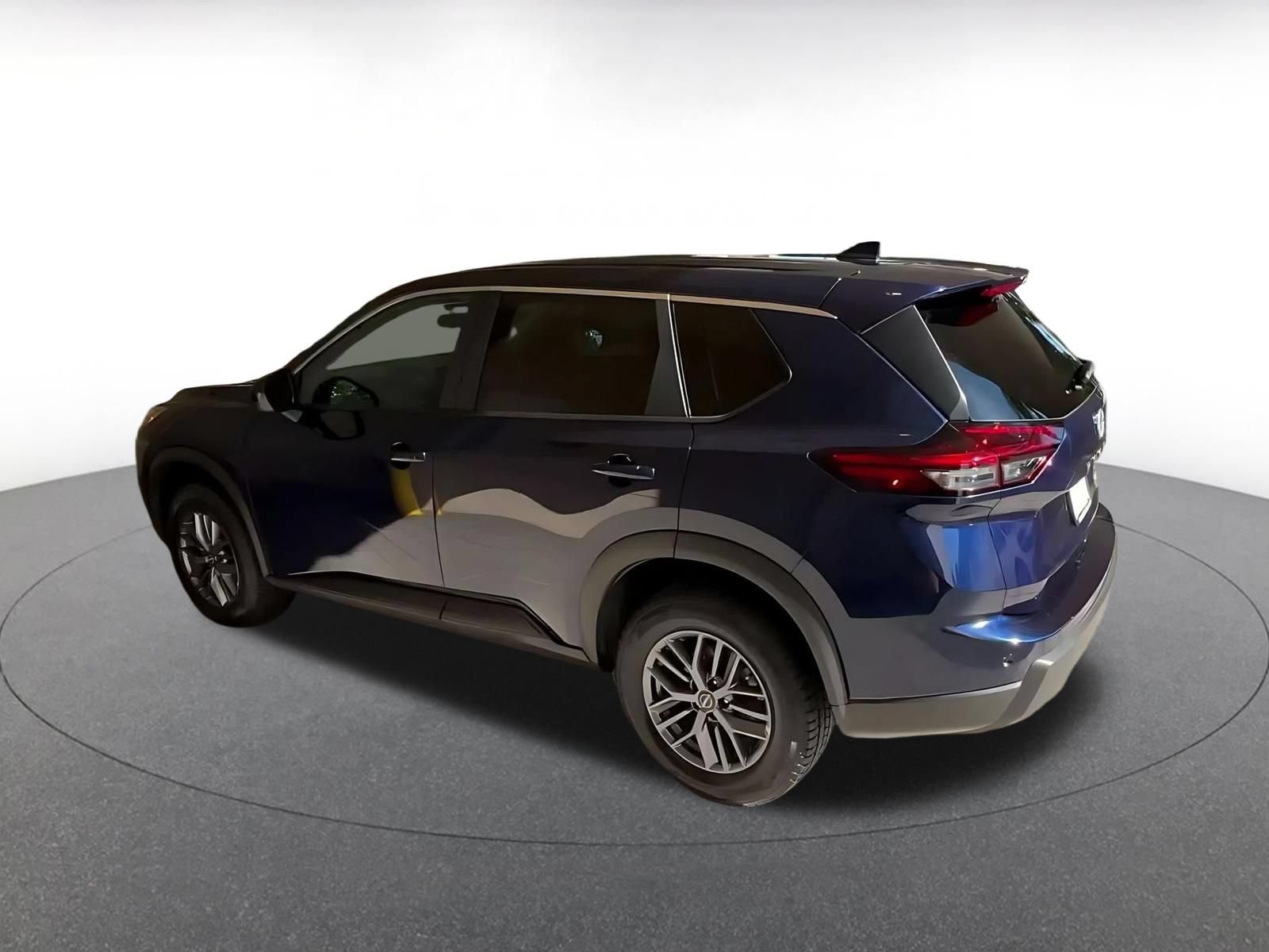Used 2026 Nissan Rogue SV AWD/4WD image 9