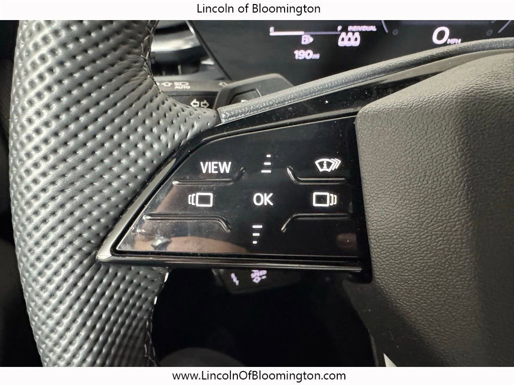 Used 2025 Audi SQ5 Prestige w/ Prestige Package image 44