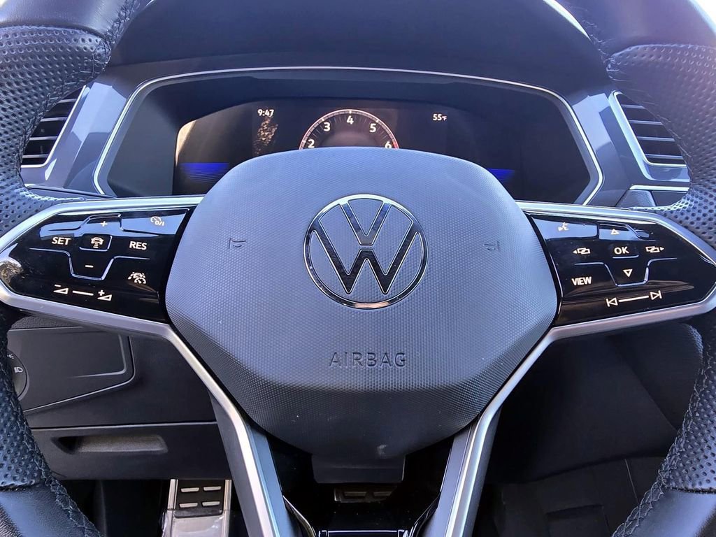 Used 2024 Volkswagen Tiguan SE R-Line image 14
