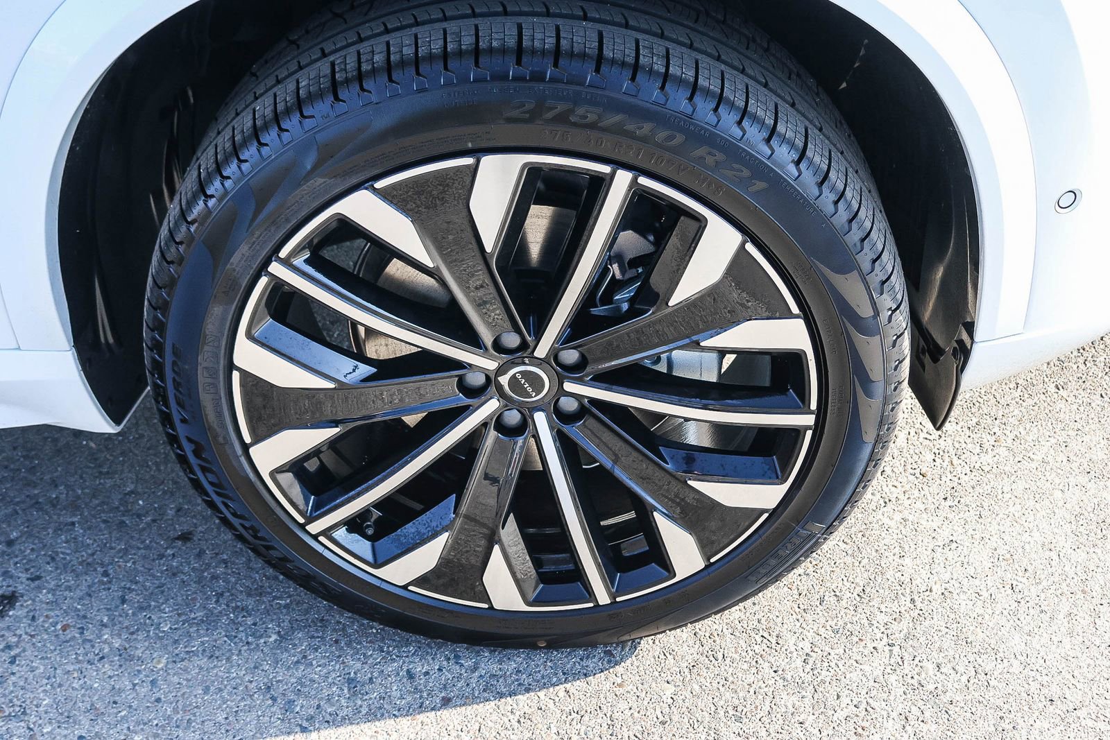 New 2026 Volvo XC90 B6 Ultra w/ Protection Package image 14