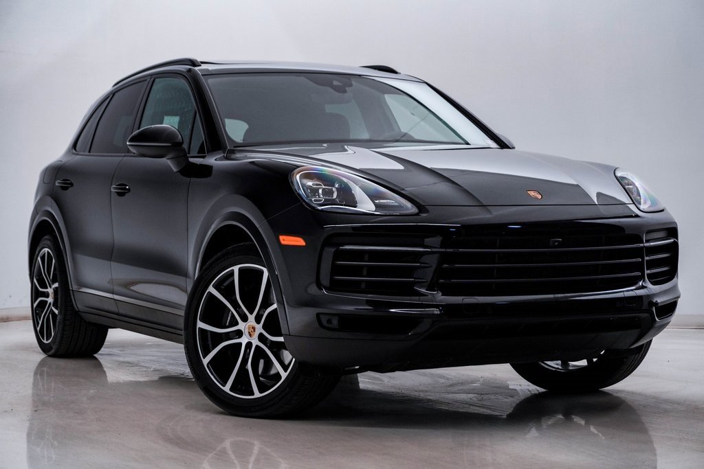 Certified 2023 Porsche Cayenne Platinum Edition image 8