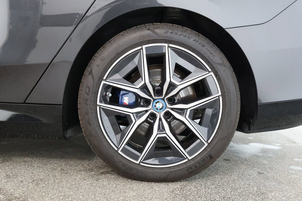 Used 2024 BMW i5 eDrive40i w/ M Sport Package image 9