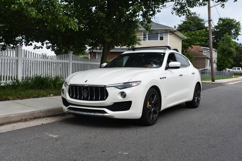 Used 2018 Maserati Levante S GranLusso AWD/4WD image 3