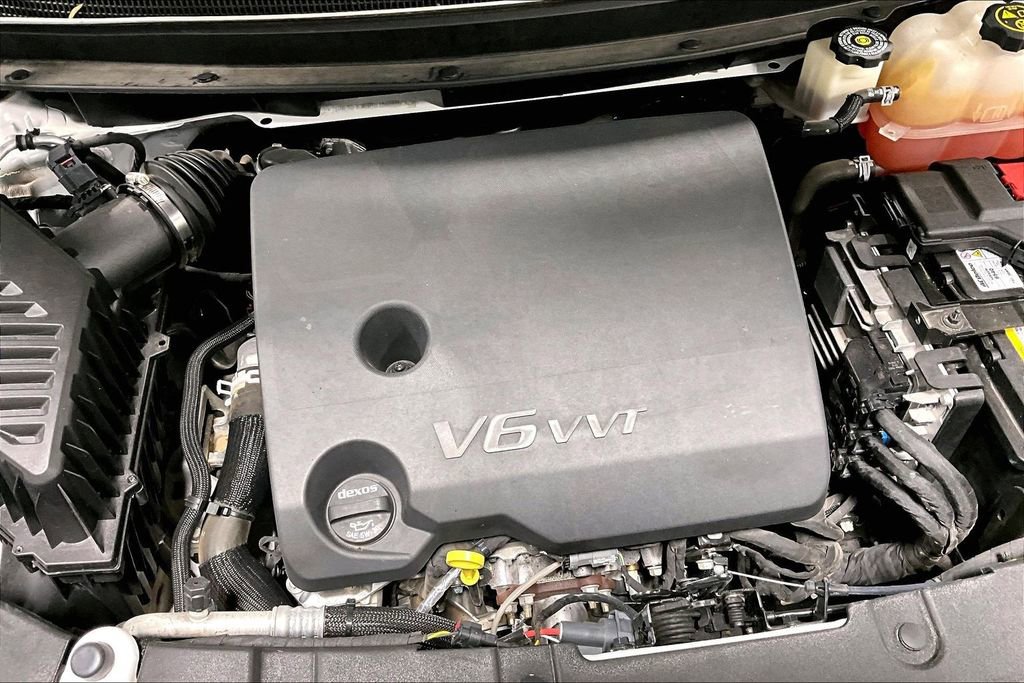 Used 2023 Chevrolet Traverse LS image 43