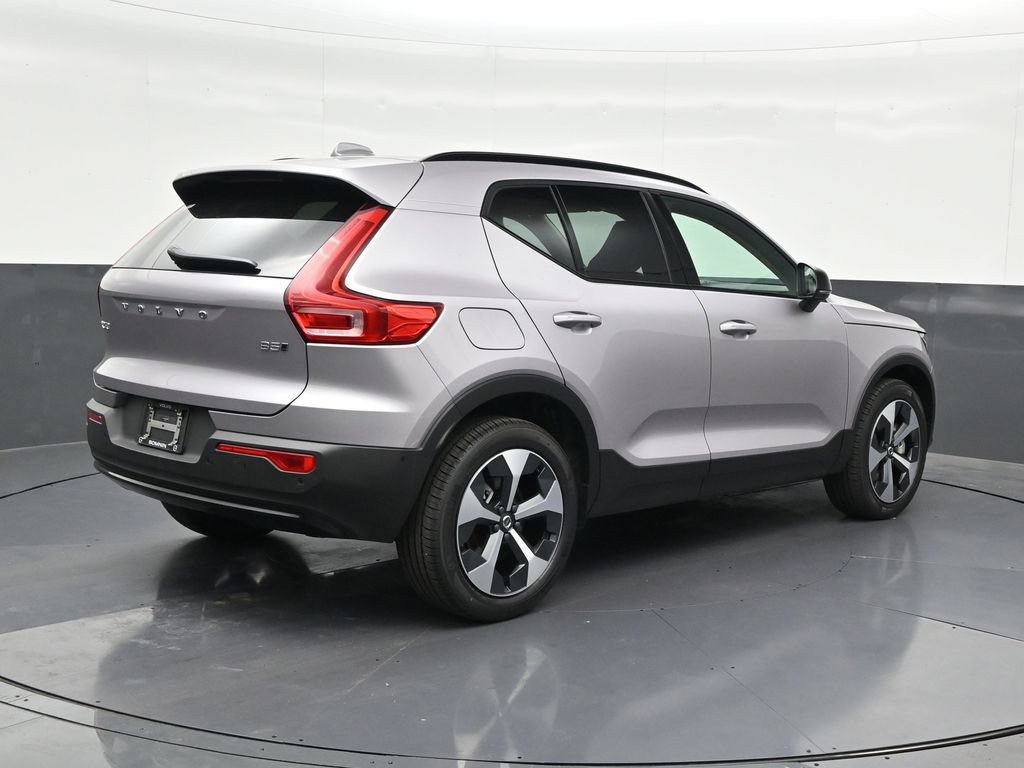 New 2026 Volvo XC40 B5 Plus w/ Climate Package AWD/4WD image 5