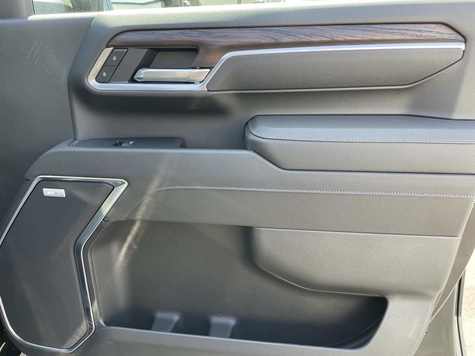 New 2025 GMC Sierra 2500 SLT w/ SLT Premium Package image 26