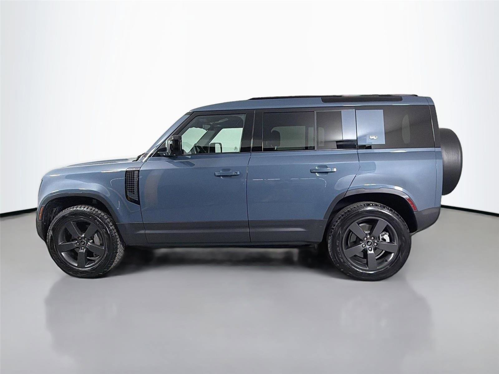 Certified 2021 Land Rover Defender 110 SE AWD/4WD image 8