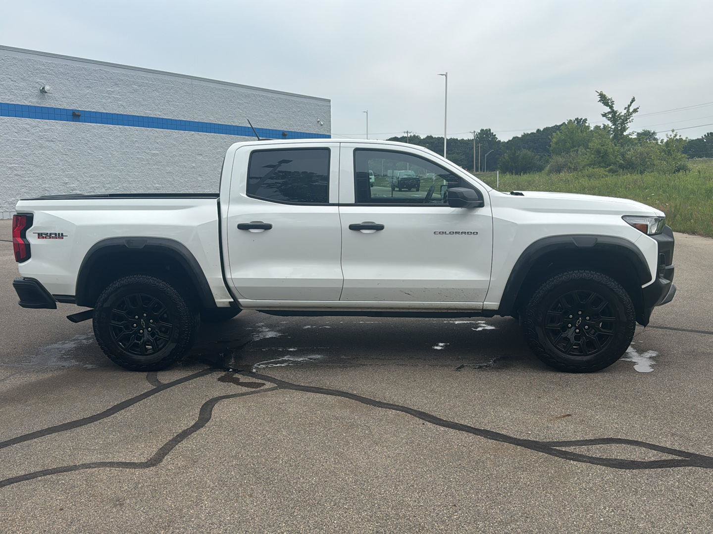 Used 2024 Chevrolet Colorado Trail Boss w/ Advanced Trailering Package AWD/4WD image 6