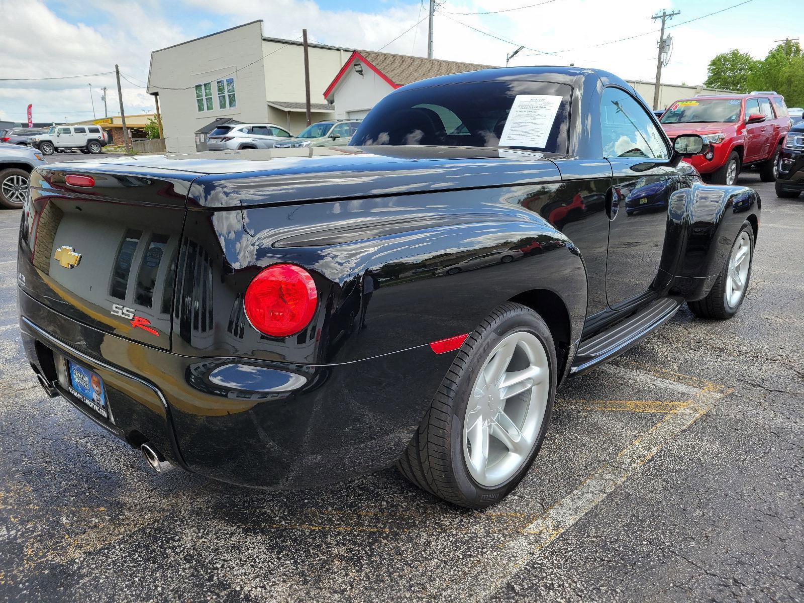 Used 2003 Chevrolet SSR w/ Preferred Equipment Group RWD image 25