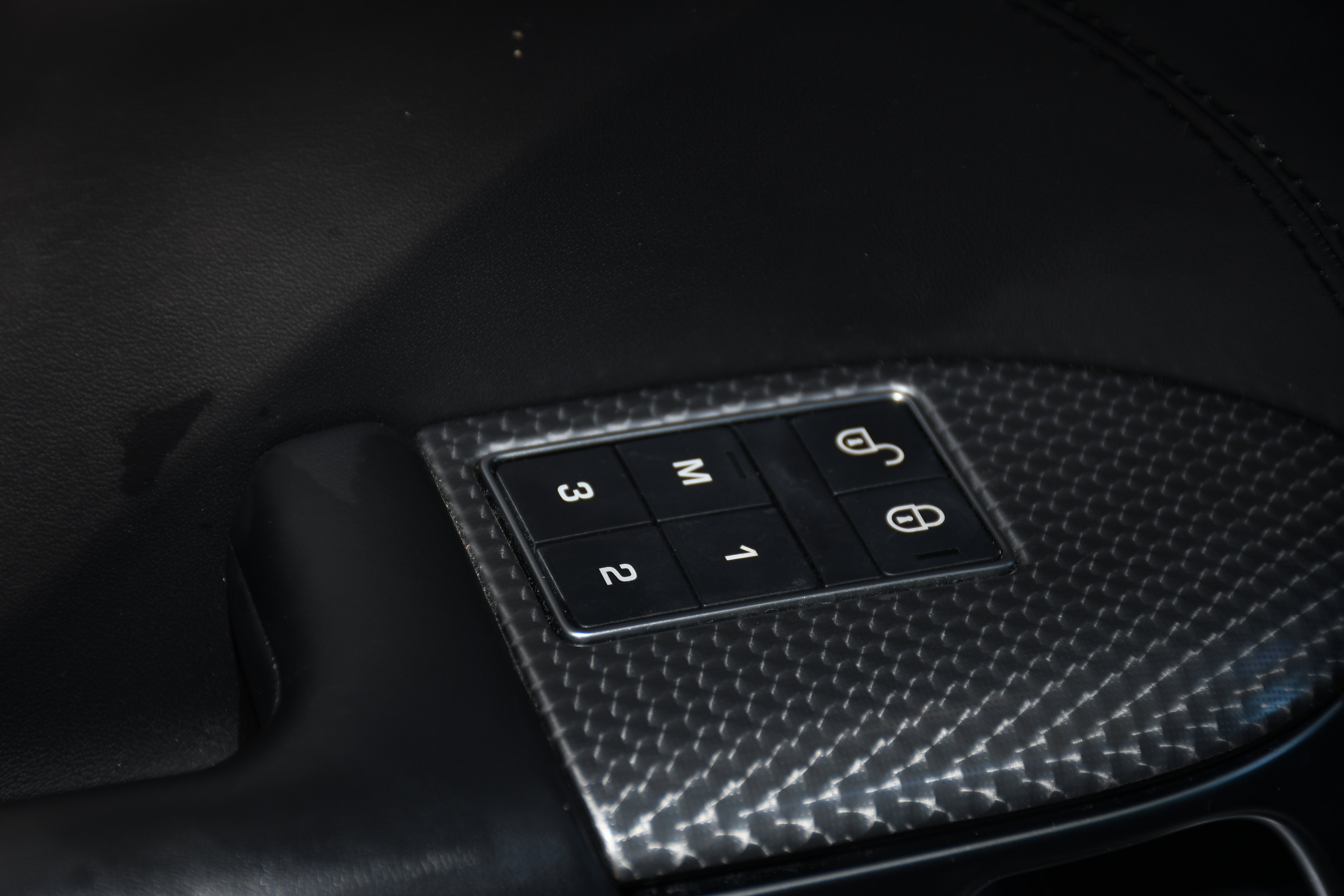 Used 2018 Land Rover Range Rover Sport Supercharged image 11