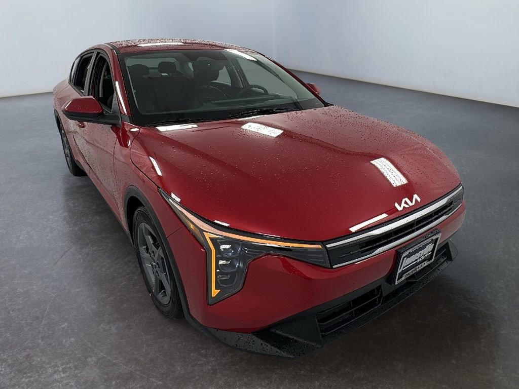New 2025 Kia K4 LXS image 1