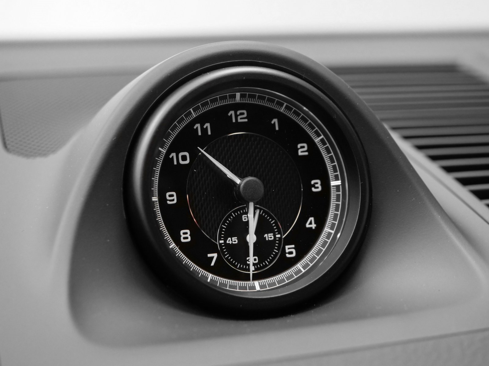 New 2025 Porsche Macan image 35