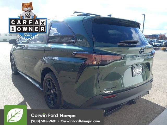 Used 2025 Toyota Sienna XLE Woodland Edition image 5