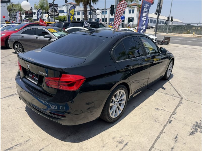 Used 2018 BMW 320i Sedan RWD image 14