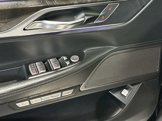 Used 2016 BMW 750i xDrive image 18