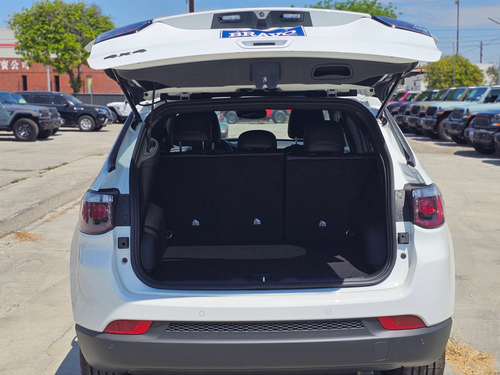 New 2026 Jeep Compass Limited AWD/4WD image 9