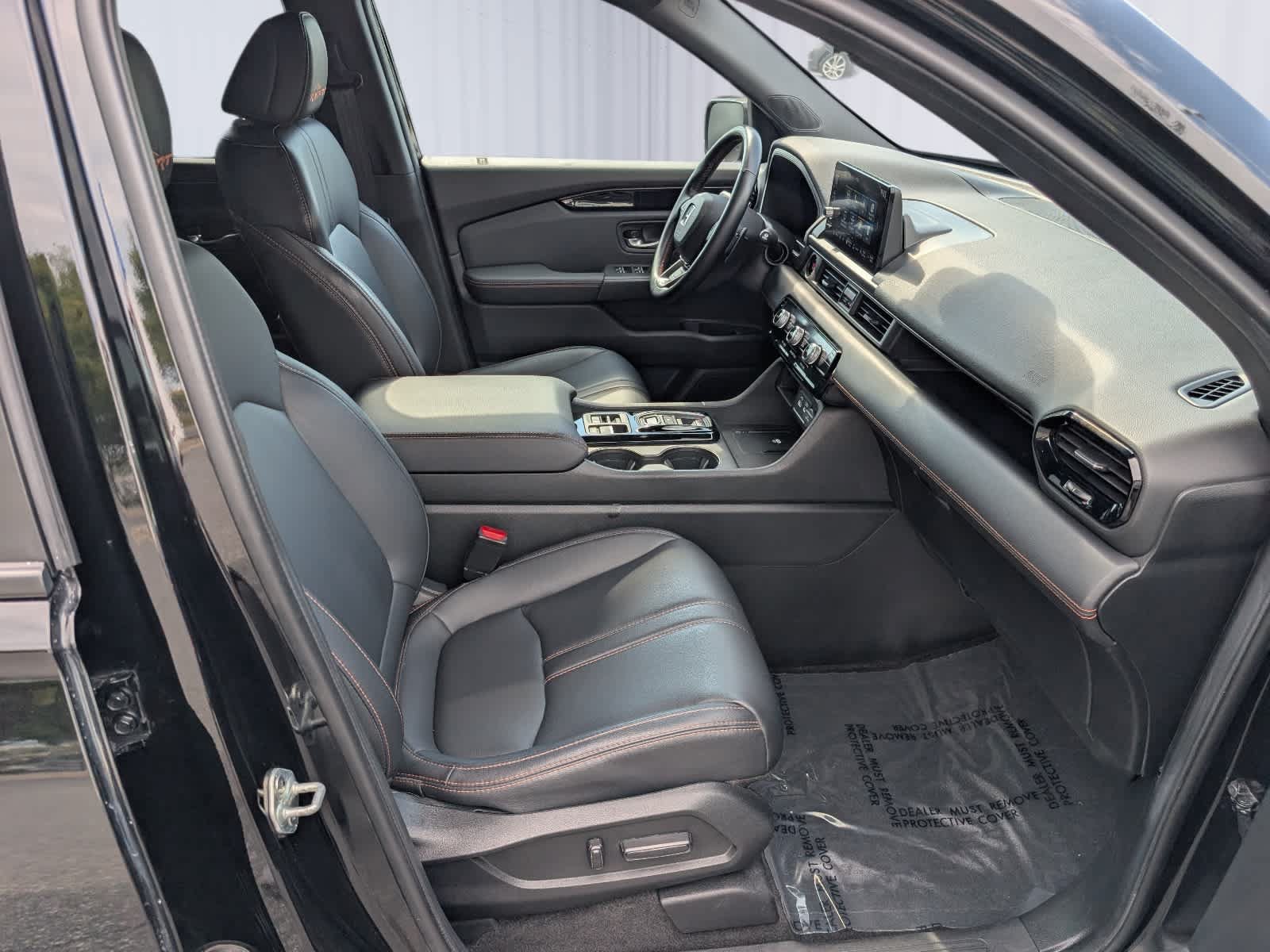 Certified 2025 Honda Pilot TrailSport image 11