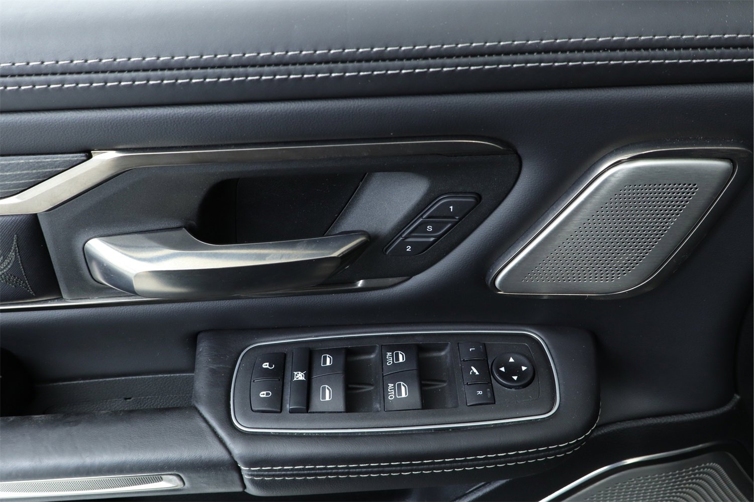 Used 2021 RAM 1500 Limited w/ Night Edition image 10