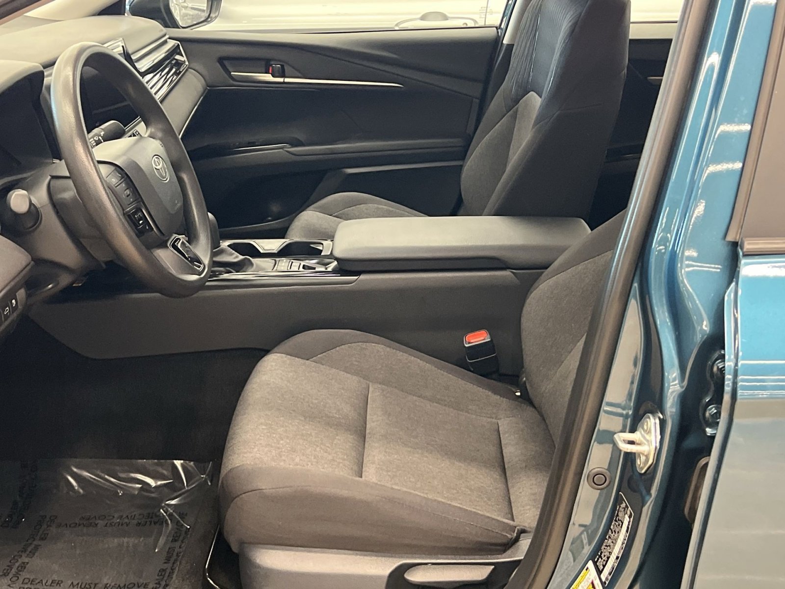 Used 2025 Toyota Camry LE image 11