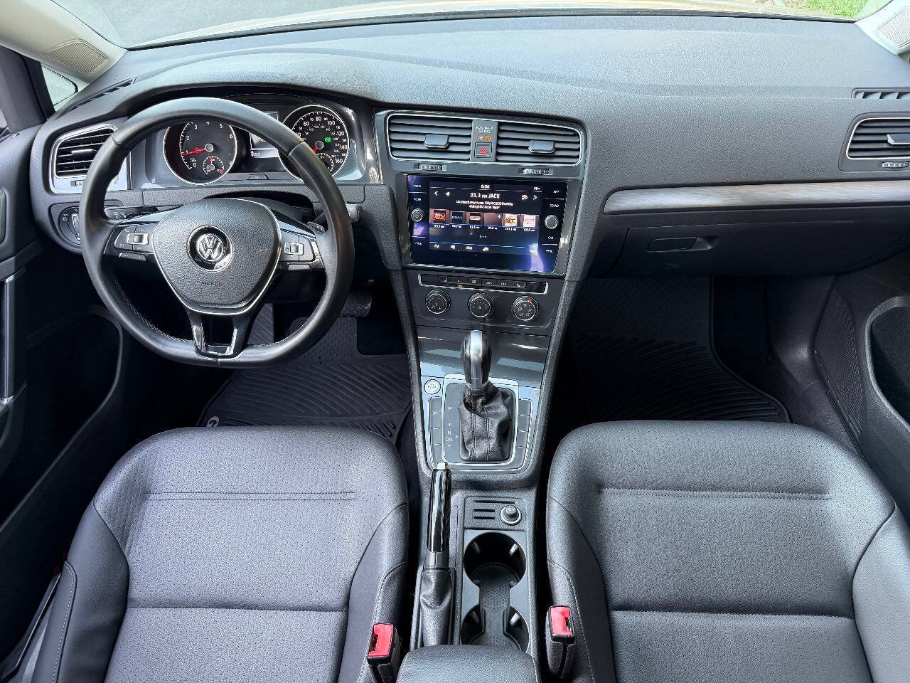 Used 2018 Volkswagen Golf SE FWD image 20