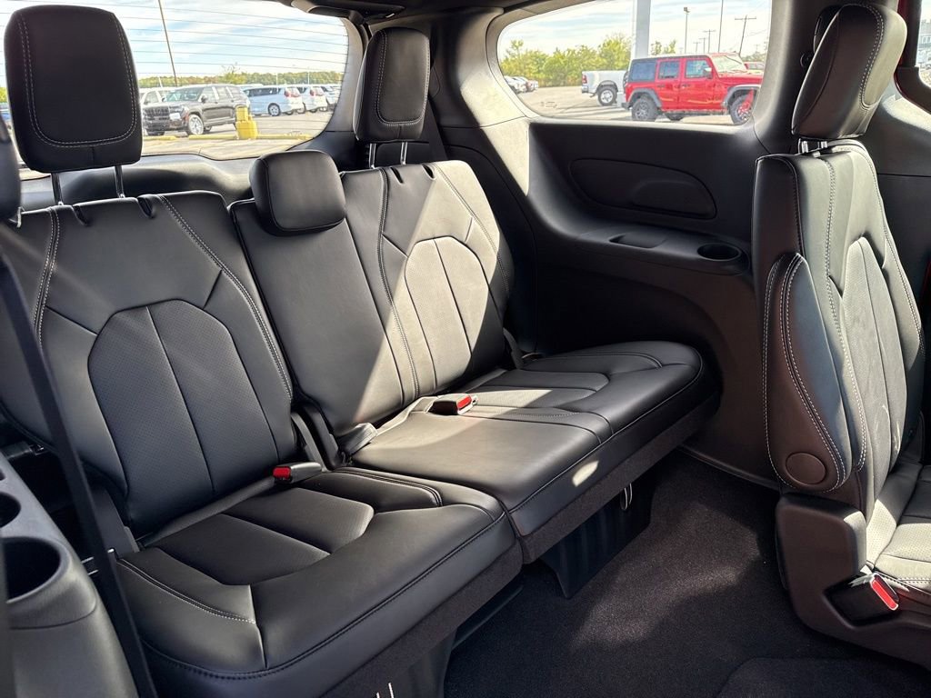 New 2026 Chrysler Pacifica Select FWD image 15