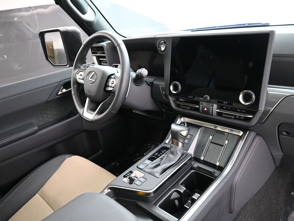 Used 2025 Lexus GX 550 image 29