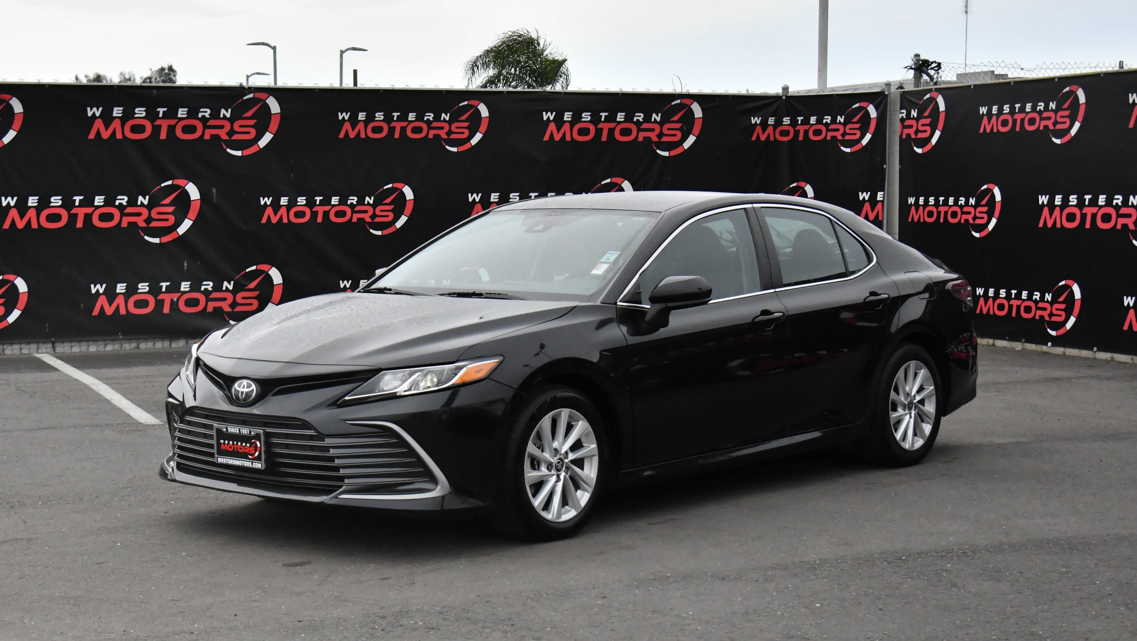 Used 2024 Toyota Camry LE image 3