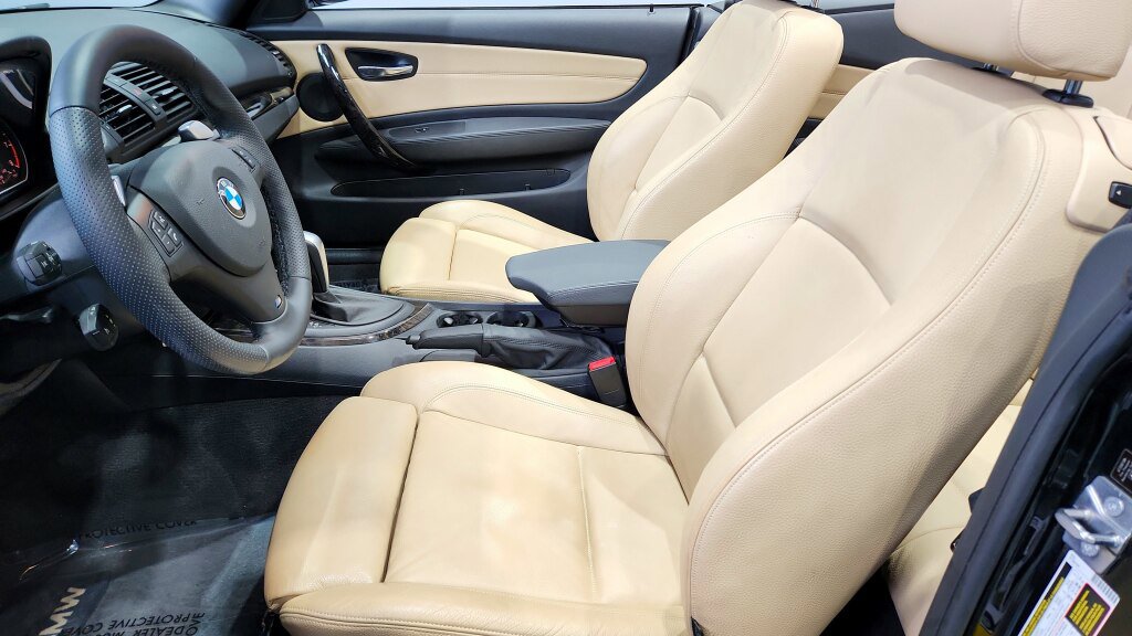 Used 2009 BMW 135i Convertible image 23